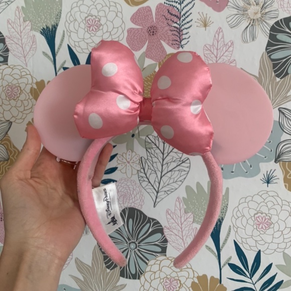 Pink Light Up Disney World Minnie Ears - Picture 1 of 3